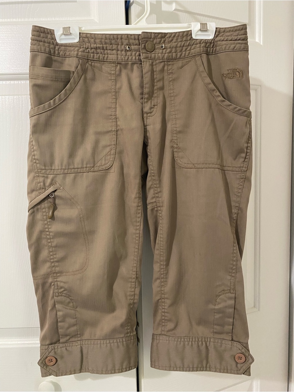 The North Face Women's Tan Crop Cargo Capris